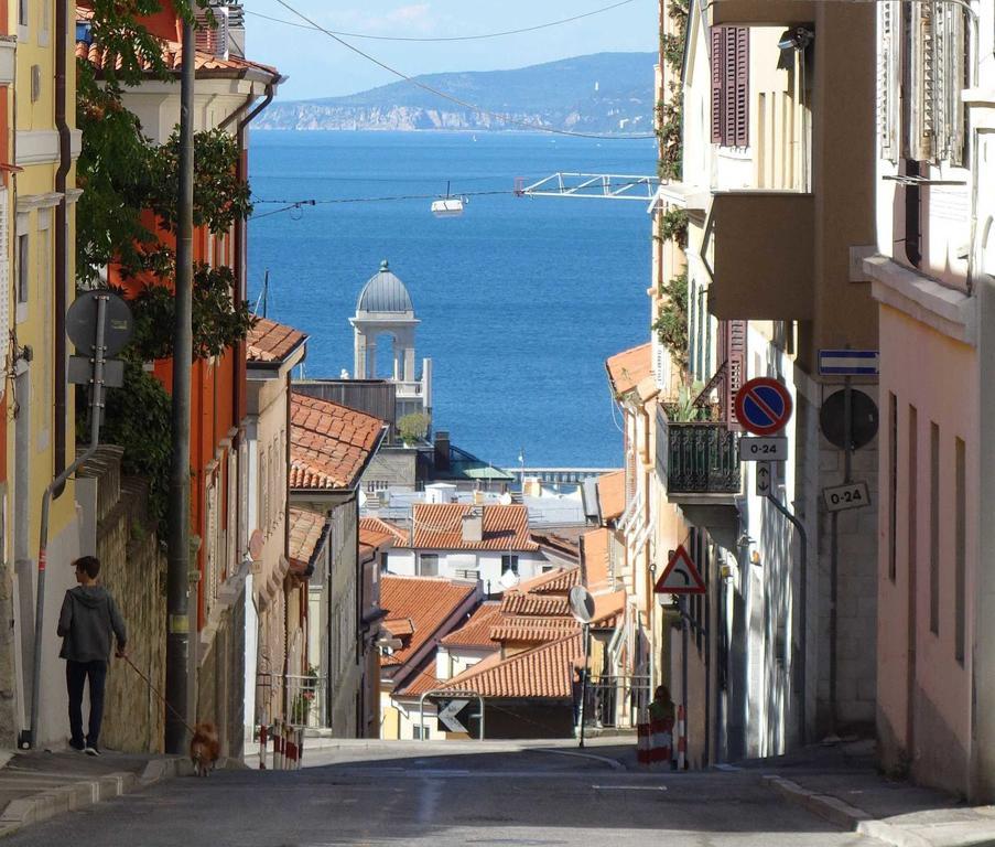 Casa Vacanze All'Angolo Trieste Eksteriør bilde